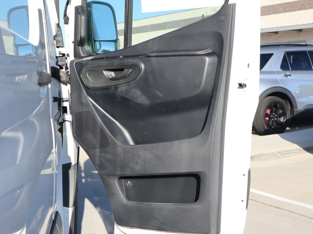 Thumbnail: 2023 Mercedes-Benz Sprinter - 22