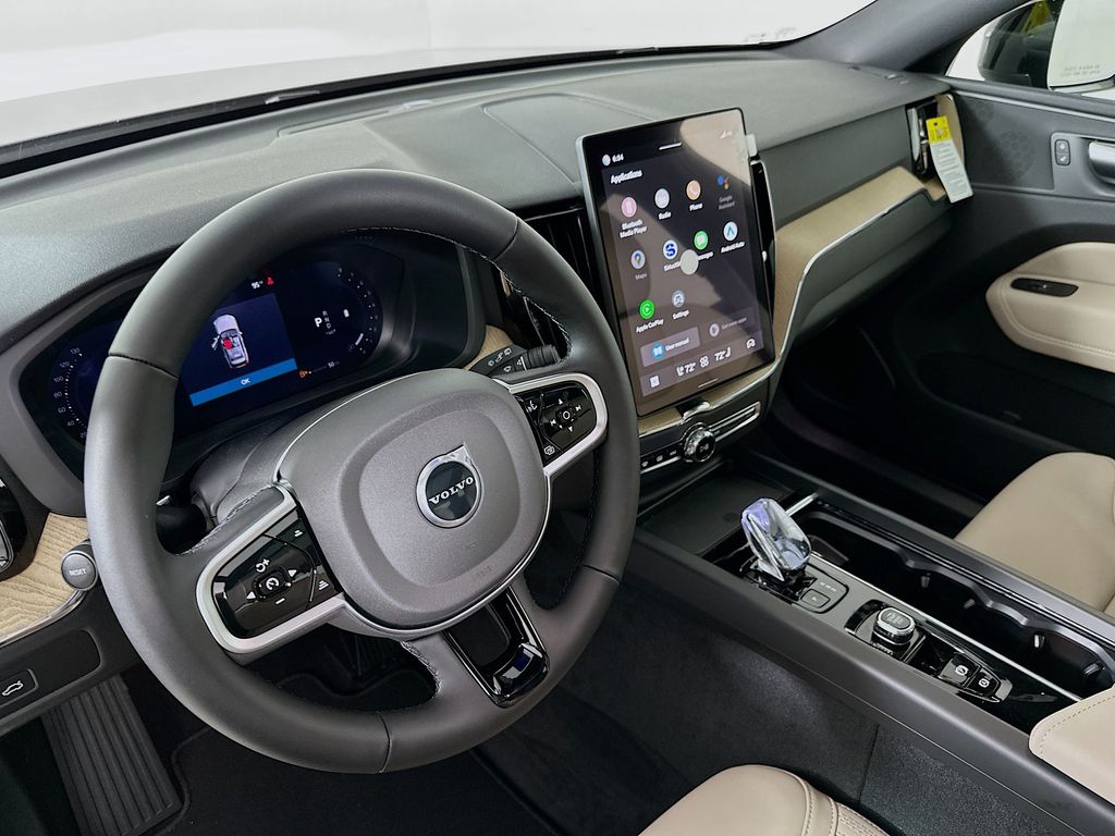 2026 Volvo XC60 Plus - Photo 10