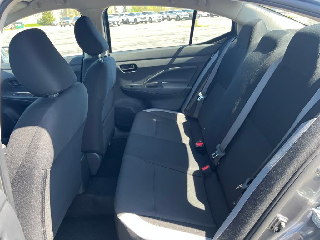 2025 Nissan Versa 1.6 S photo