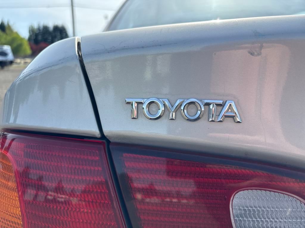 2000 Silver Stream Opal Toyota Corolla LE FWD Sedan