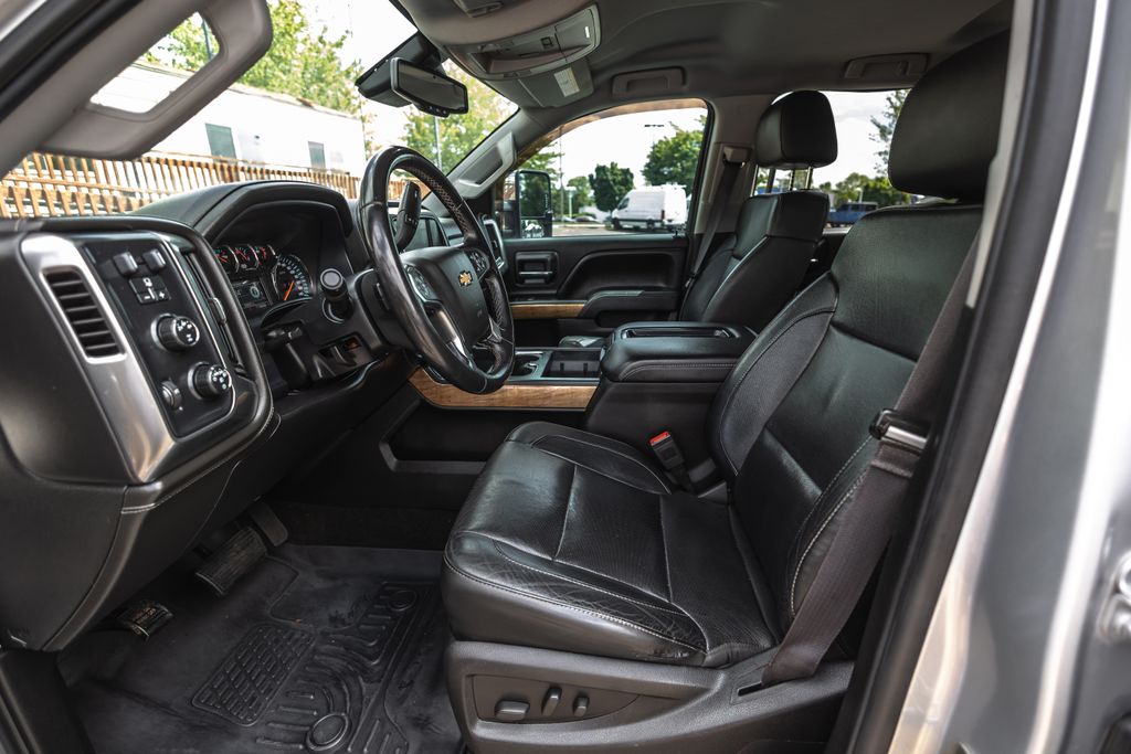 2015 Chevrolet Silverado 2500HD Built After Aug 14 LTZ thumbnail 23