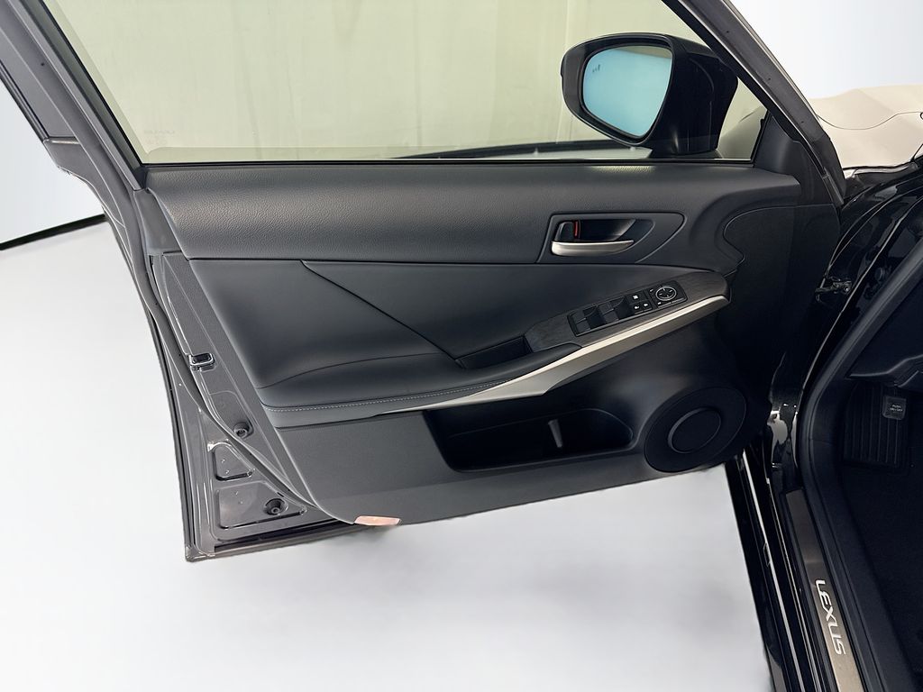 Thumbnail: 2019 Lexus IS - 25