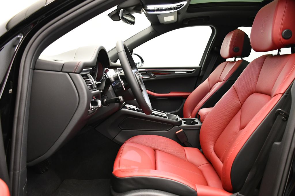 Thumbnail: 2025 Porsche Macan - 5