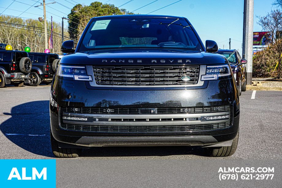 Used 2025 Black Land Rover SE image 10
