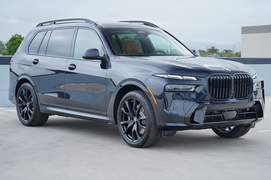 Thumbnail: 2027 BMW X7 - 3