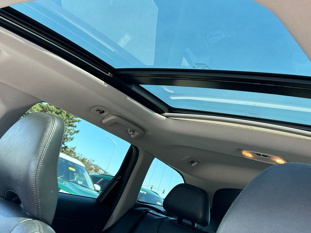 Thumbnail: 2016 Volvo XC60 - 17