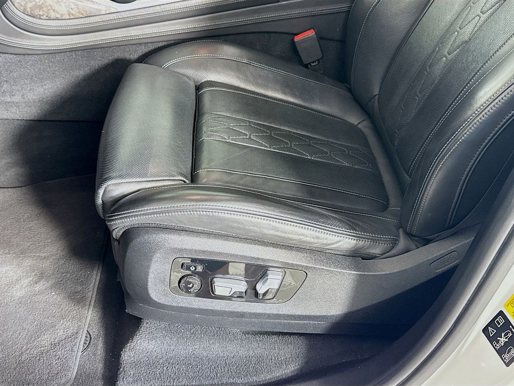 Thumbnail: 2020 BMW X7 - 20