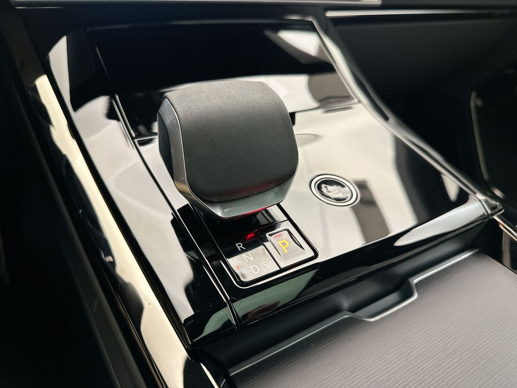 2025 Land Rover Range Rover Sport Dynamic 11