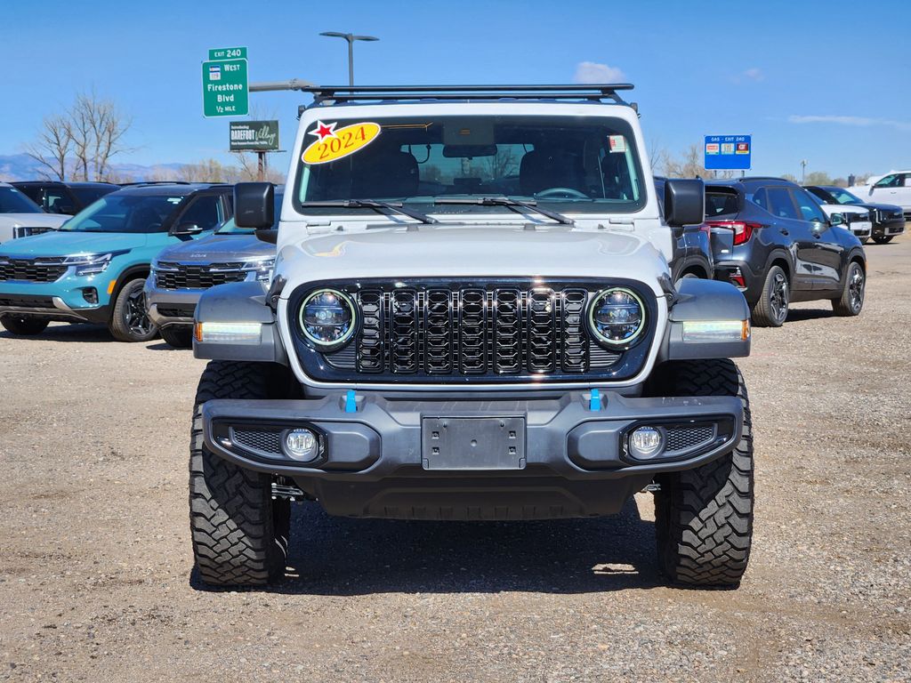 View vehicle photo 5