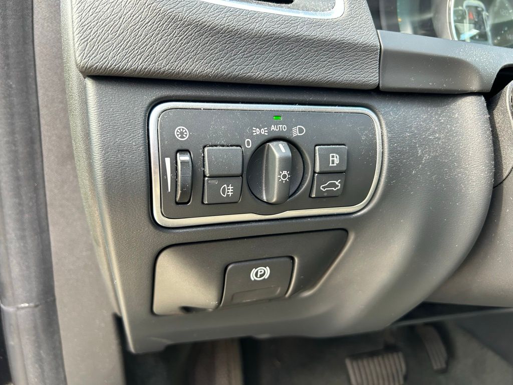 Thumbnail: 2016 Volvo S60 - 19