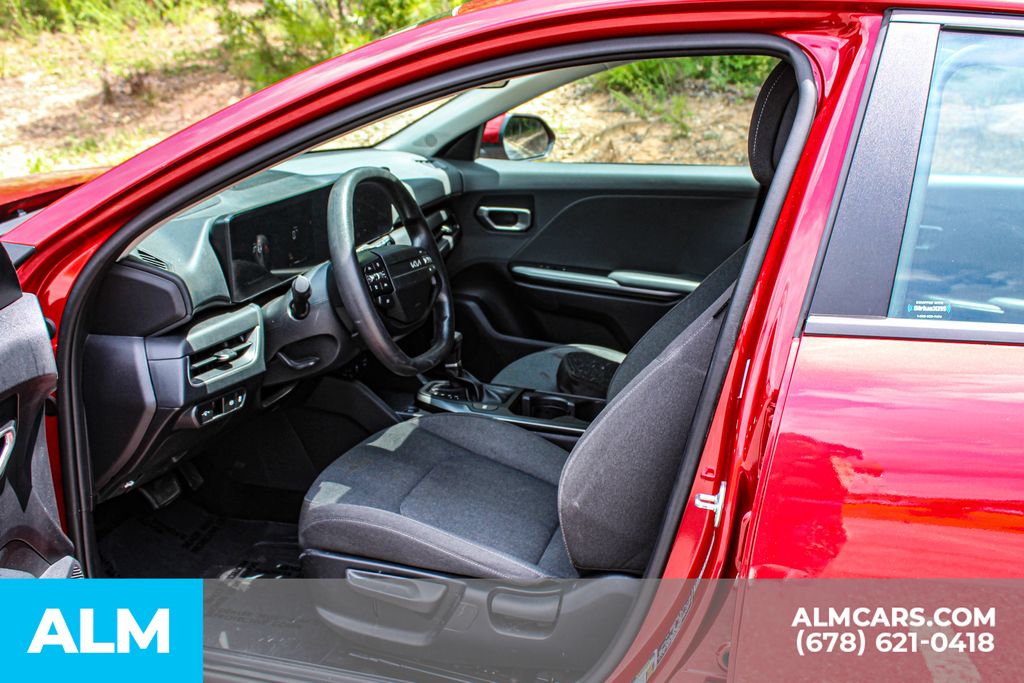 Used 2025 Red Kia LXS image 15