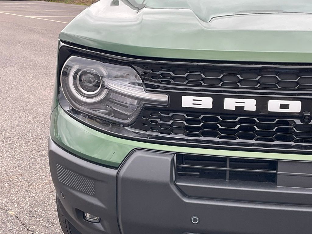 New 2025 Green Ford Outer Banks image 2