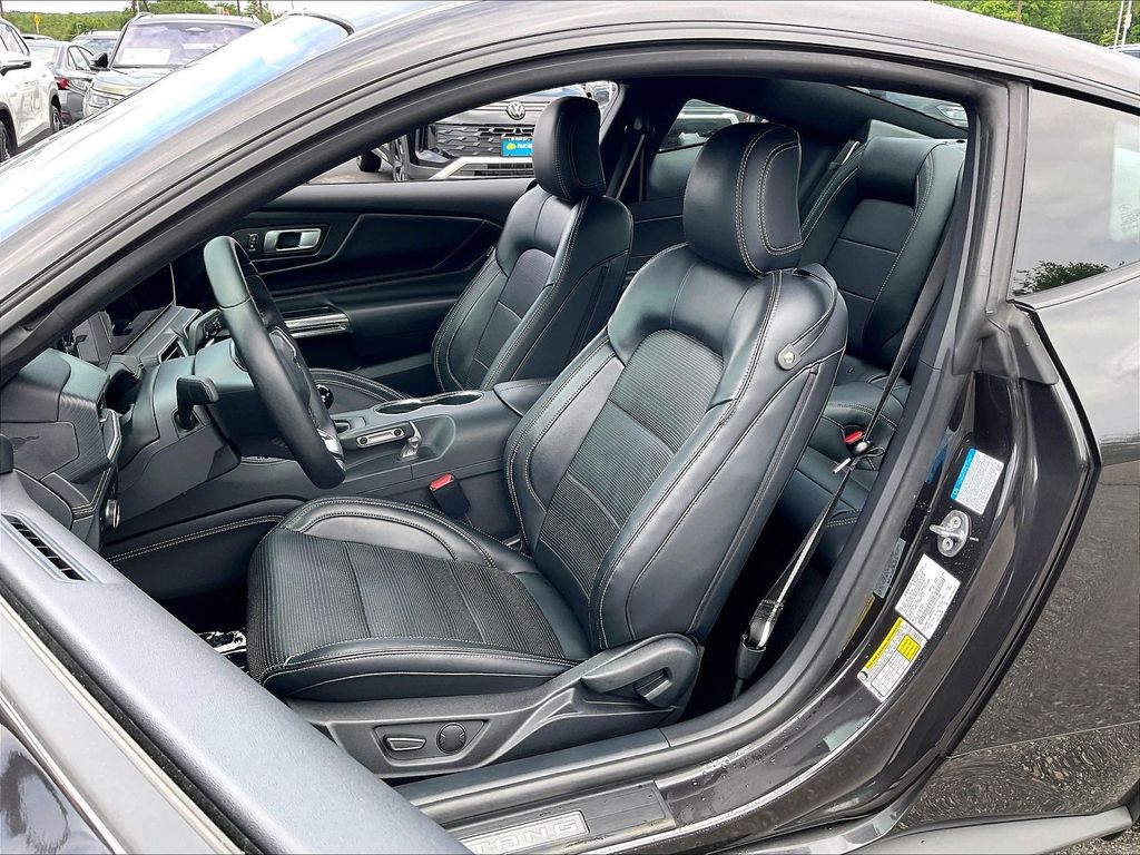 2024 Ford Mustang — photo 9