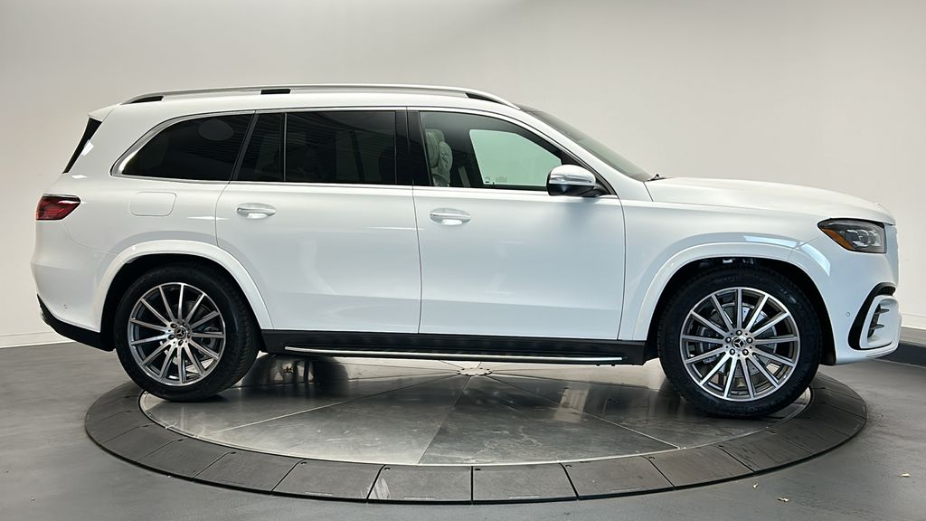 2025 Mercedes-Benz GLS 580 8