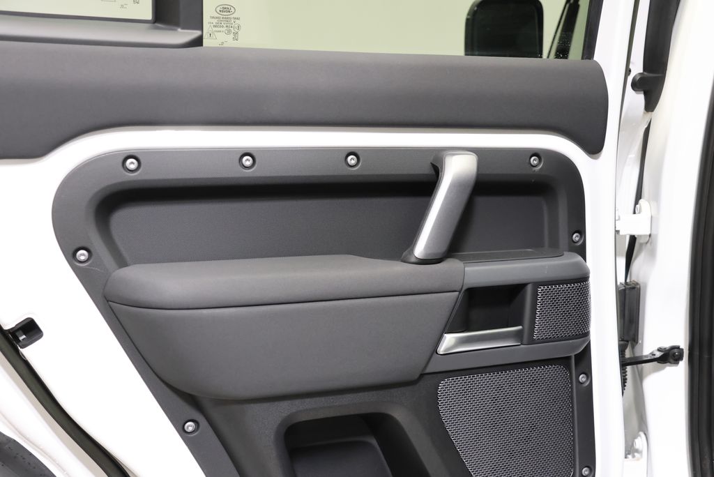 Thumbnail: 2023 Land Rover Defender - 32