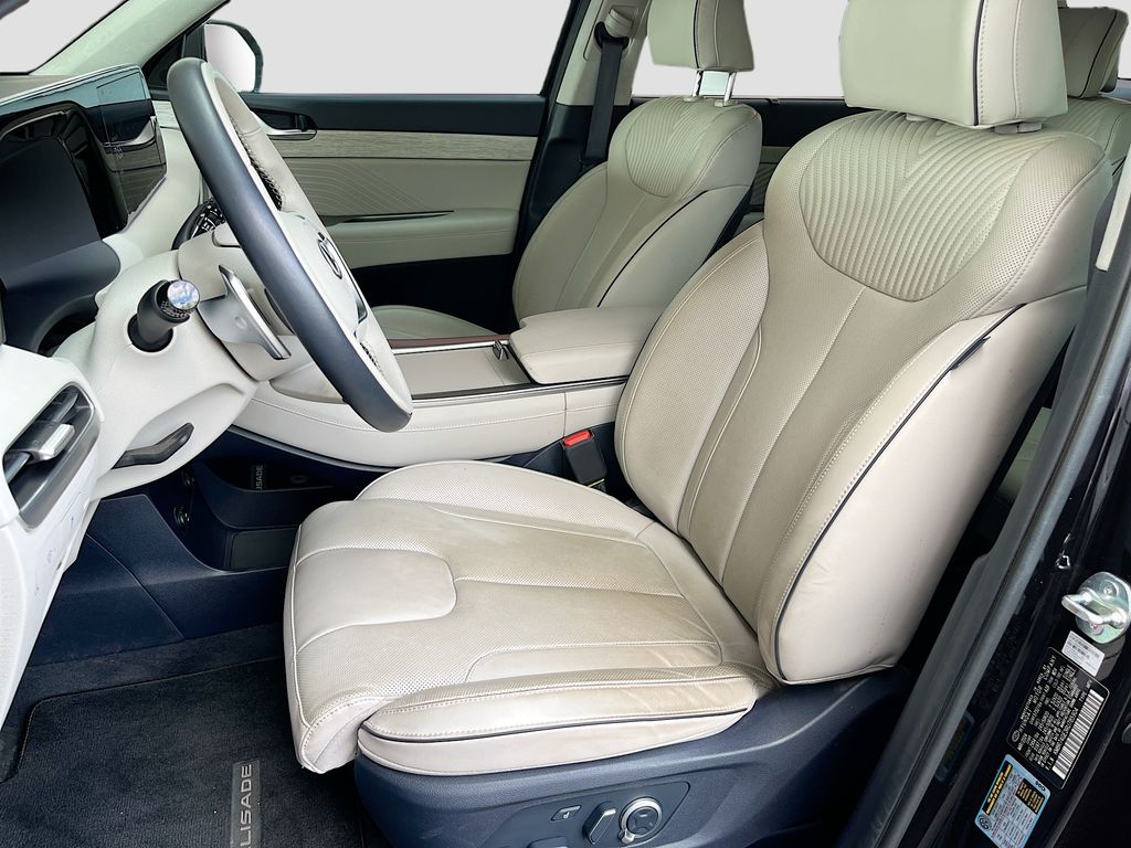 Used 2024 Black Hyundai Calligraphy image 22