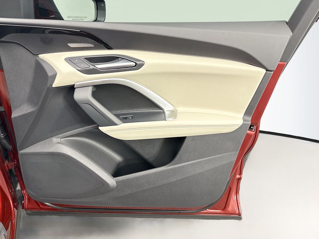 Thumbnail: 2025 Audi Q5 - 24