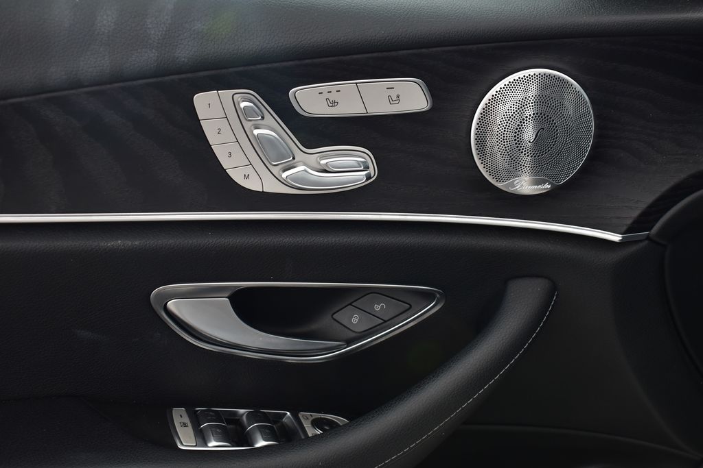 Thumbnail: 2017 Mercedes-Benz E-Class - 12
