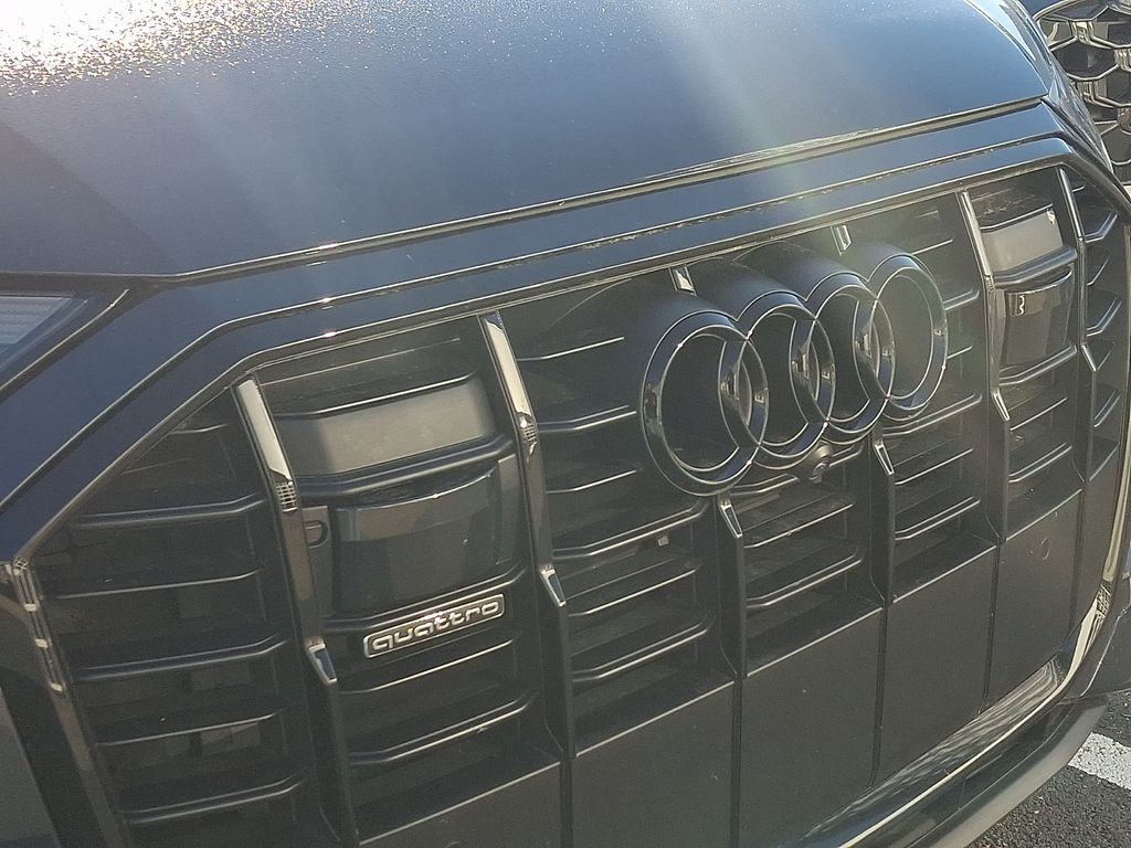 Thumbnail: 2023 Audi Q7 - 4