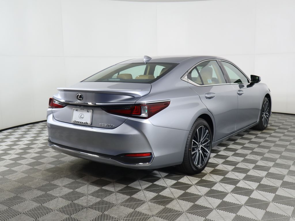 Thumbnail: 2025 Lexus ES - 5