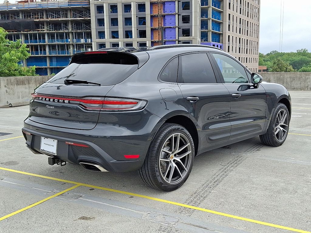 Thumbnail: 2025 Porsche Macan - 8