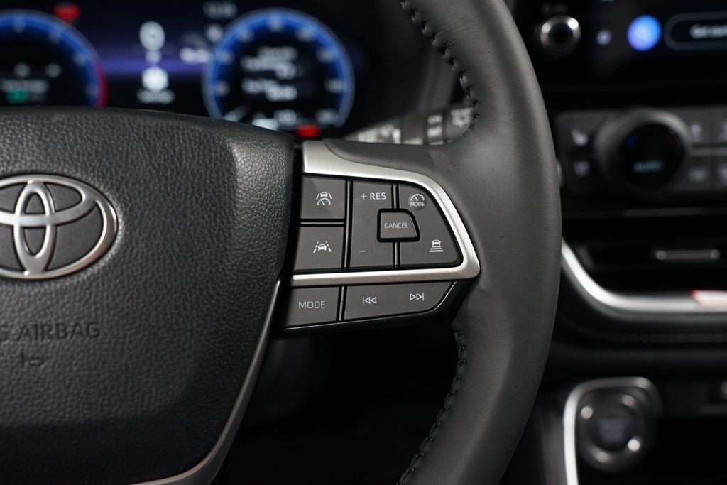 Thumbnail: 2026 Toyota Grand Highlander - 13