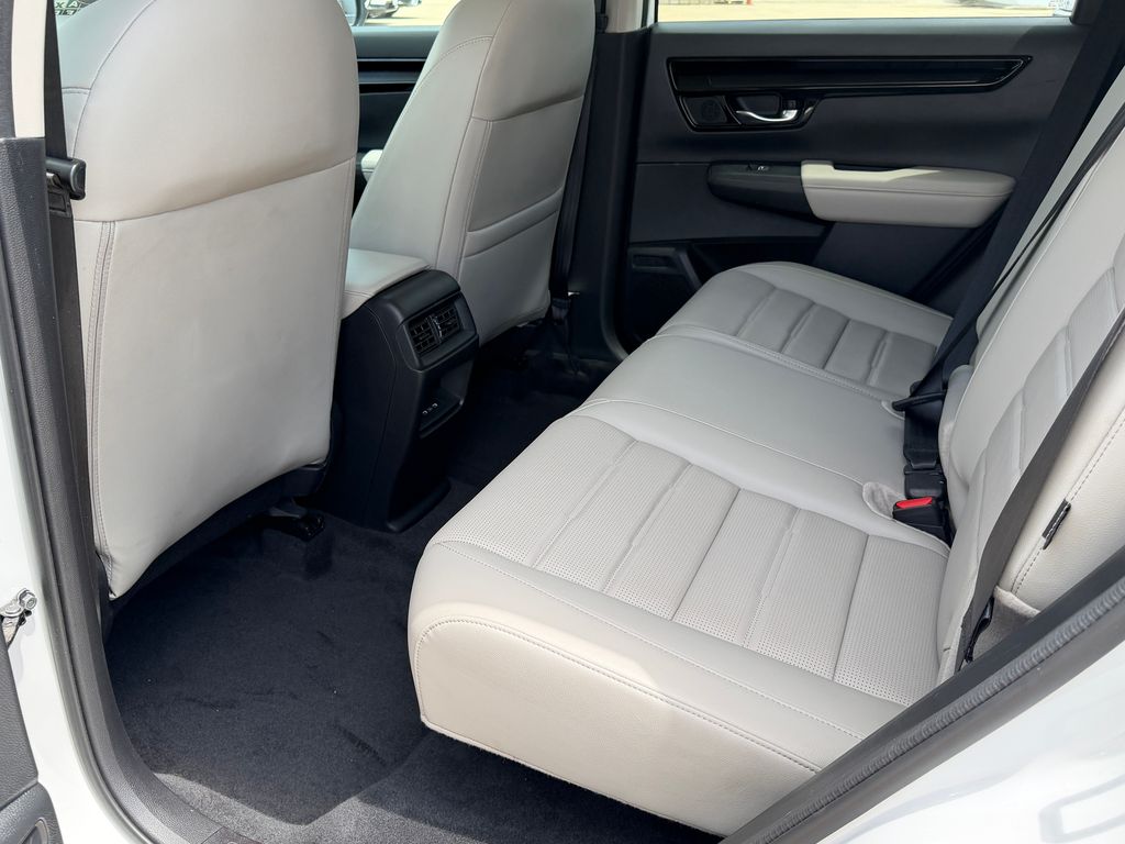 2025 Honda CR-V LX - Photo 18