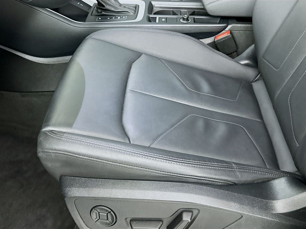 Thumbnail: 2022 Audi Q3 - 19