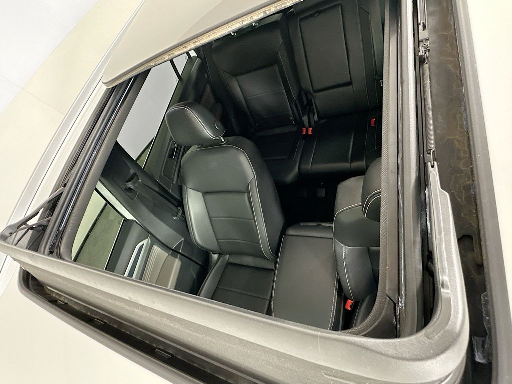 Thumbnail: 2021 Volkswagen Atlas - 21