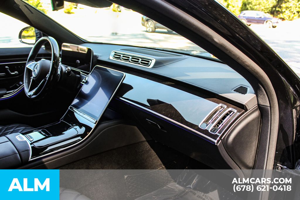 Used 2025 Black Mercedes-Benz S 580 image 22
