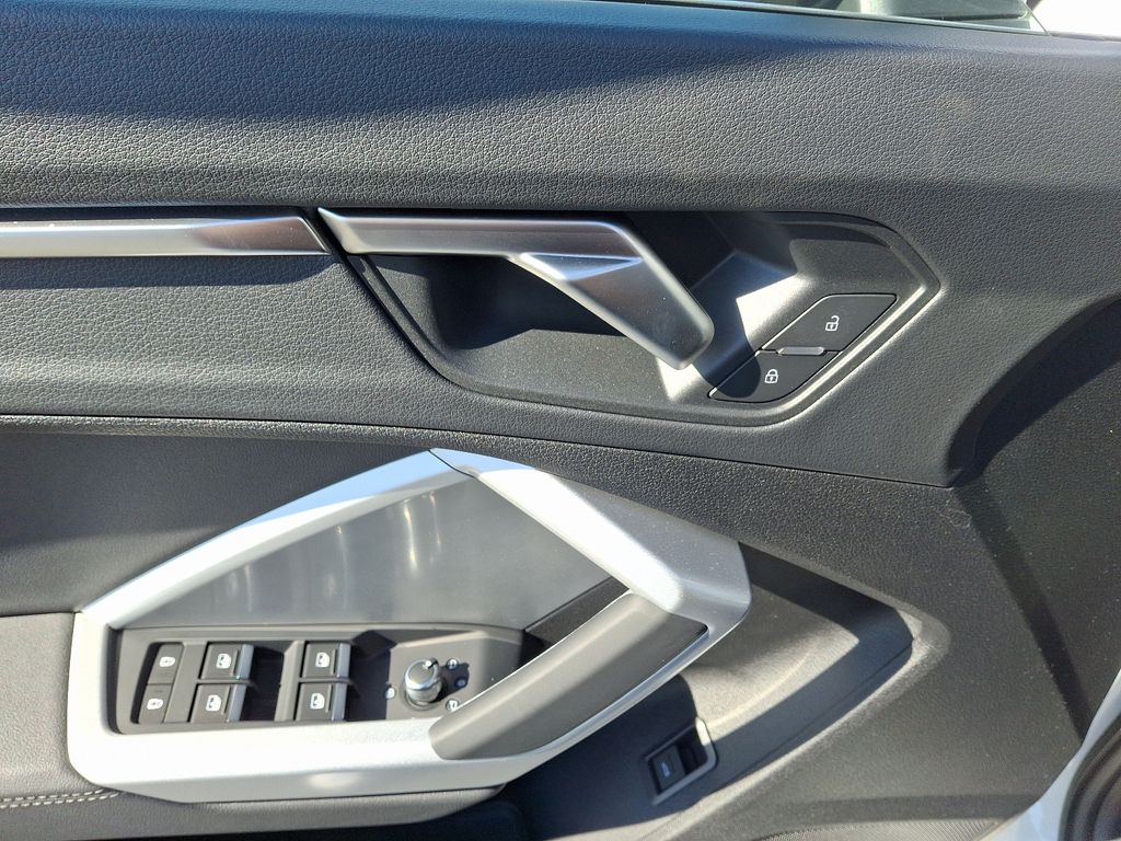 2025 Audi Q3  9