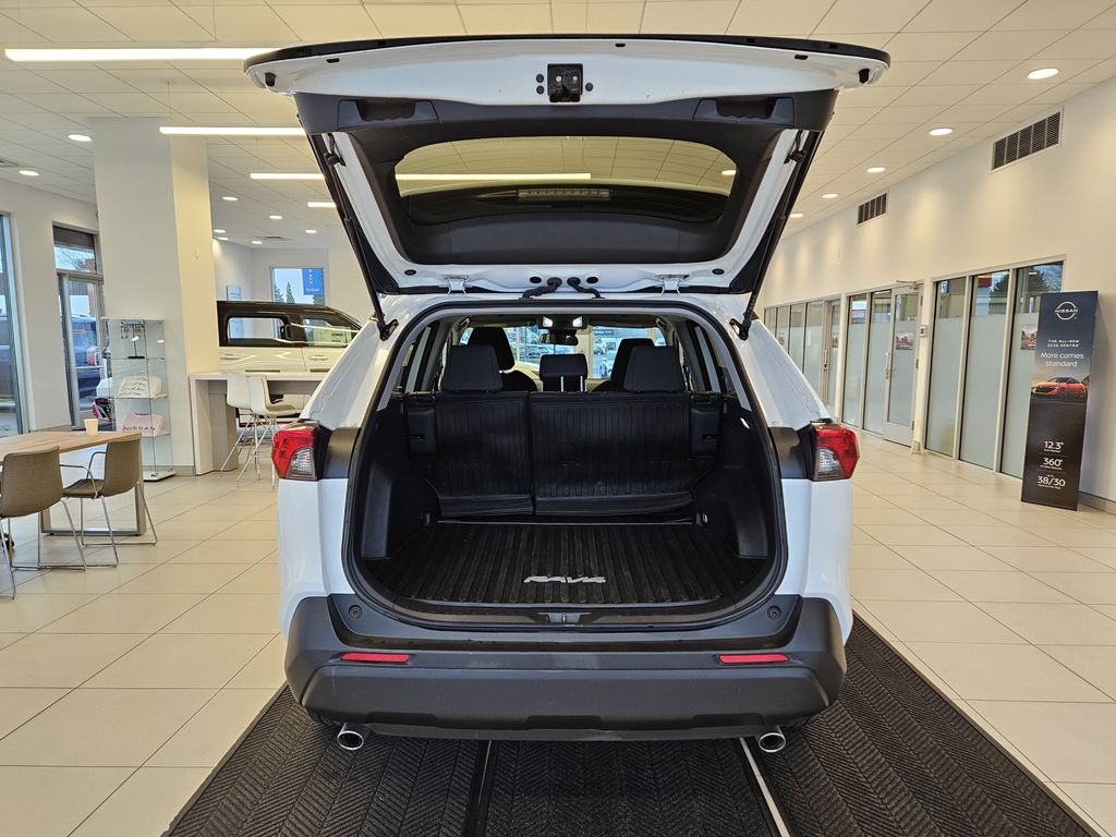 2024 Toyota RAV4 Hybrid LE