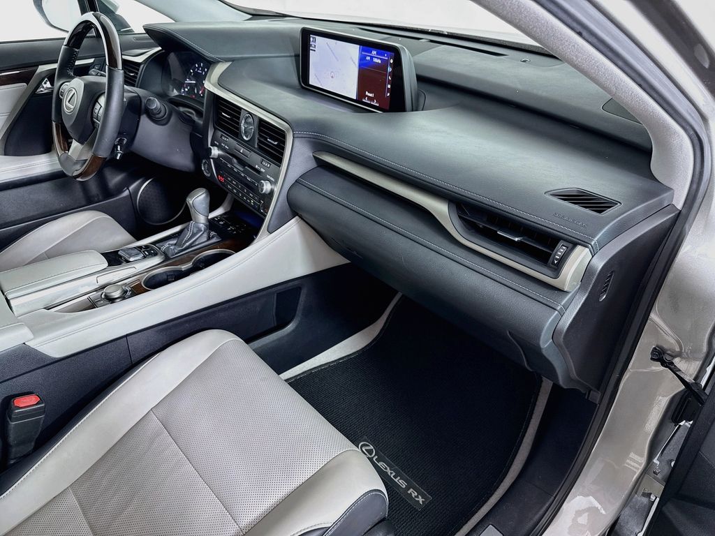 Thumbnail: 2017 Lexus RX - 31