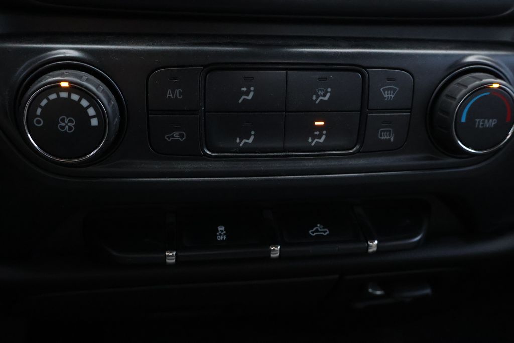 Thumbnail: 2016 GMC Sierra 1500 - 17