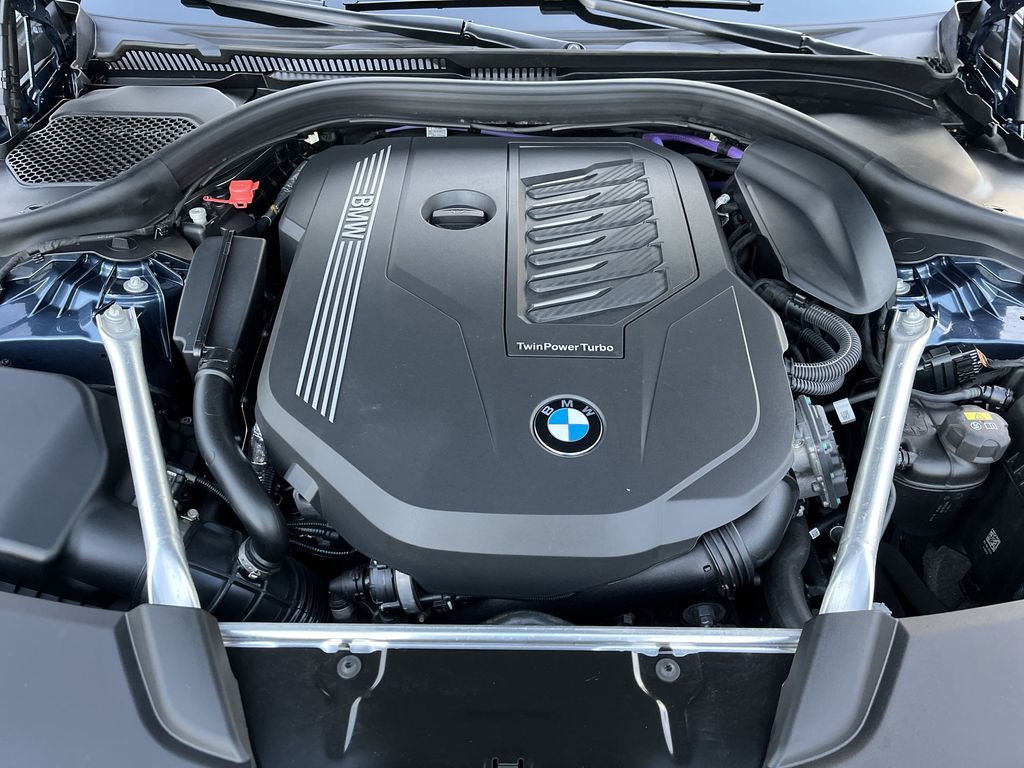 Thumbnail: 2023 BMW 5 Series - 27