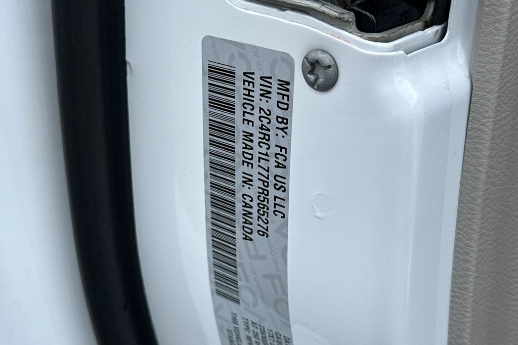 2023 Chrysler Pacifica Hybrid Touring L photo
