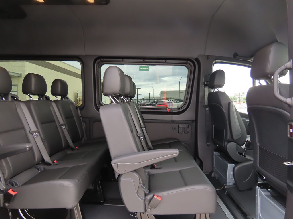 Thumbnail: 2025 Mercedes-Benz Sprinter - 29