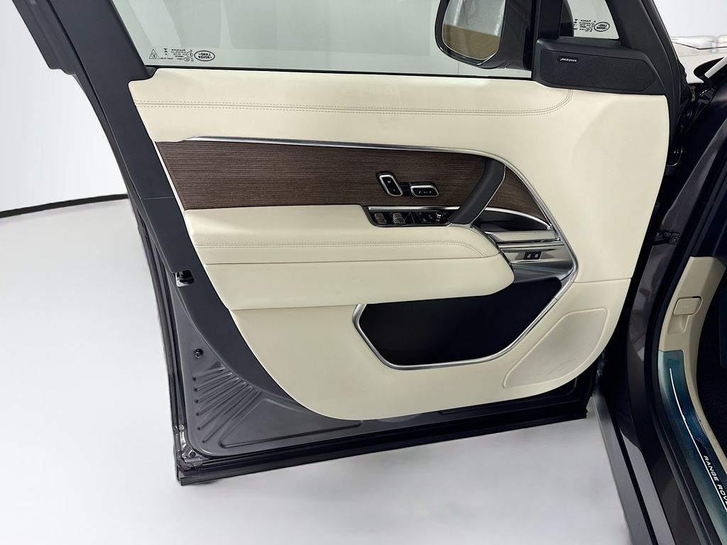 Thumbnail: 2026 Land Rover Range Rover - 26