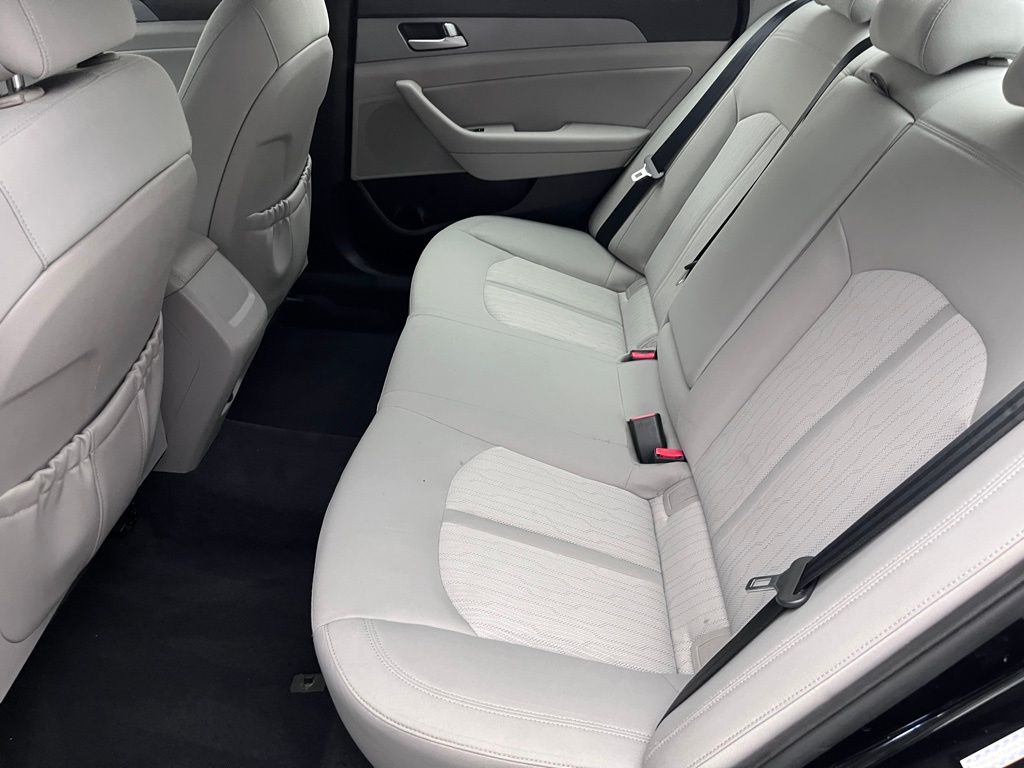 2016 Hyundai Sonata SE 21