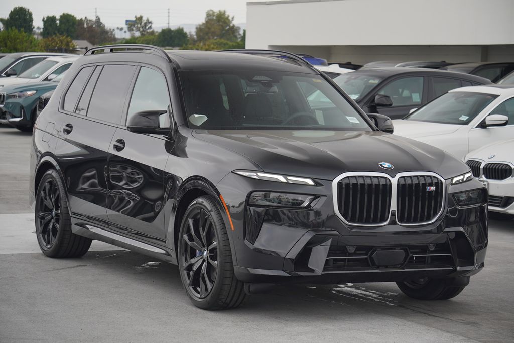 2025 BMW X7 M60i 3