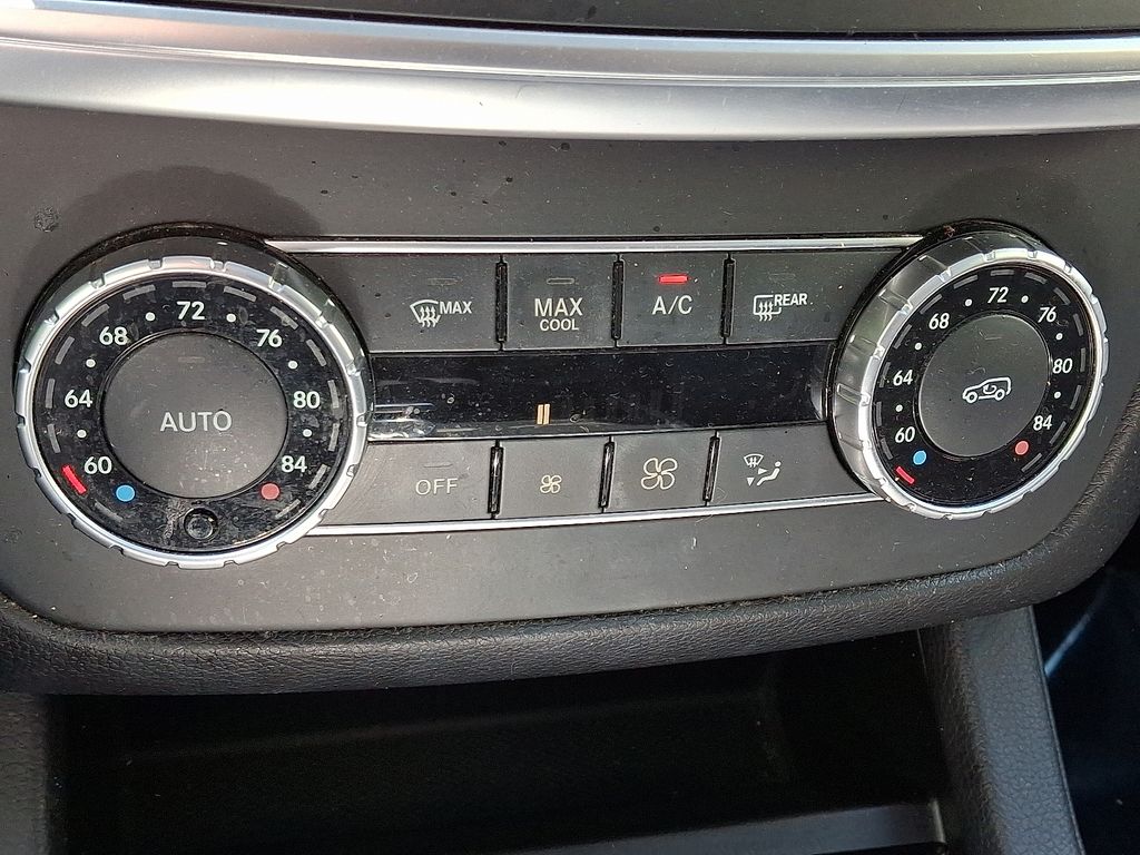 Thumbnail: 2016 Mercedes-Benz GL-Class - 16