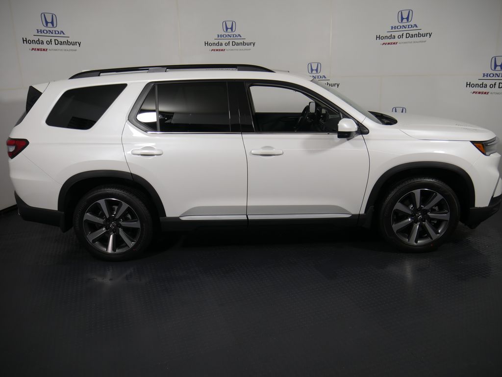 2025 Honda Pilot Touring 4