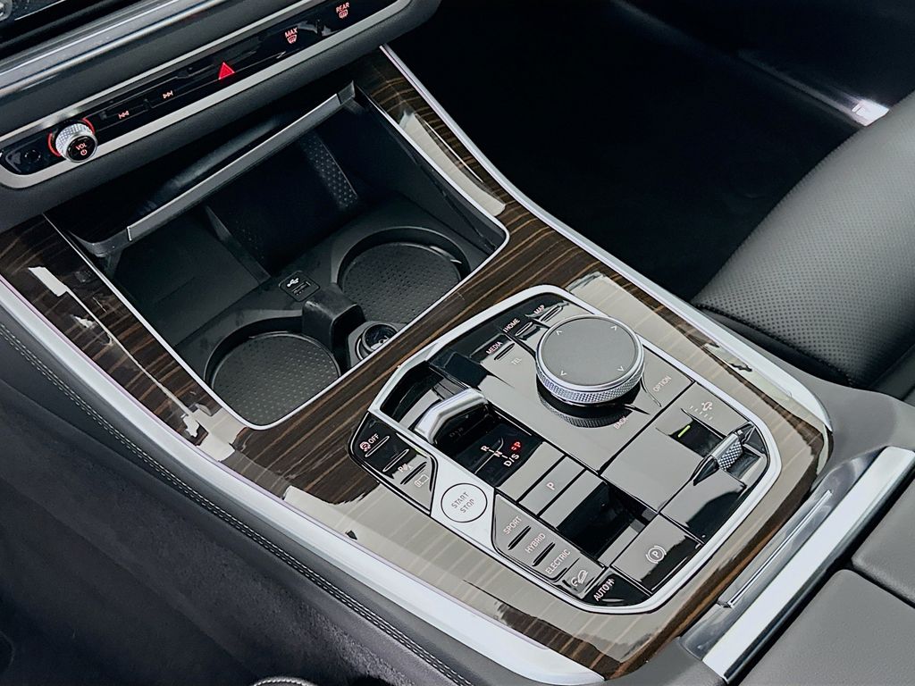 Thumbnail: 2026 BMW X5 - 17