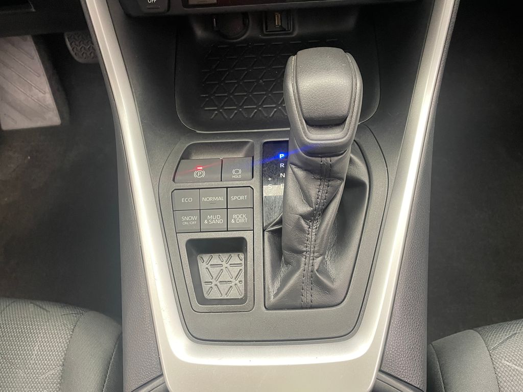 Thumbnail: 2020 Toyota RAV4 - 29