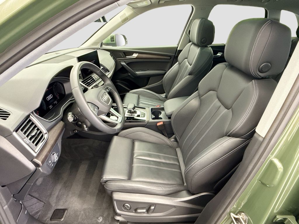 Thumbnail: 2025 Audi Q5 - 18