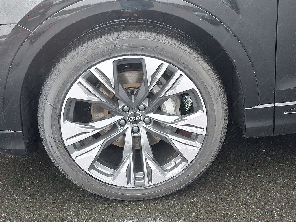 Thumbnail: 2026 Audi Q8 - 5