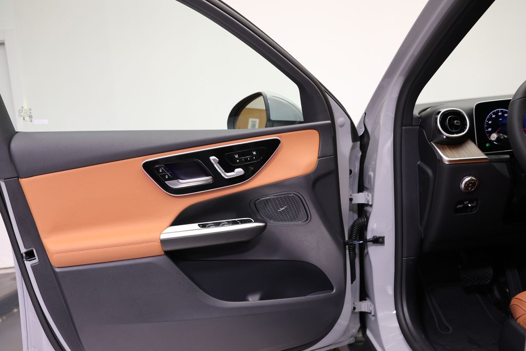 Thumbnail: 2026 Mercedes-Benz GLC - 30