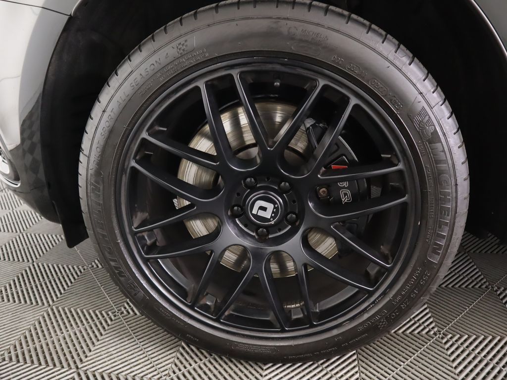 Thumbnail: 2015 Audi SQ5 - 31