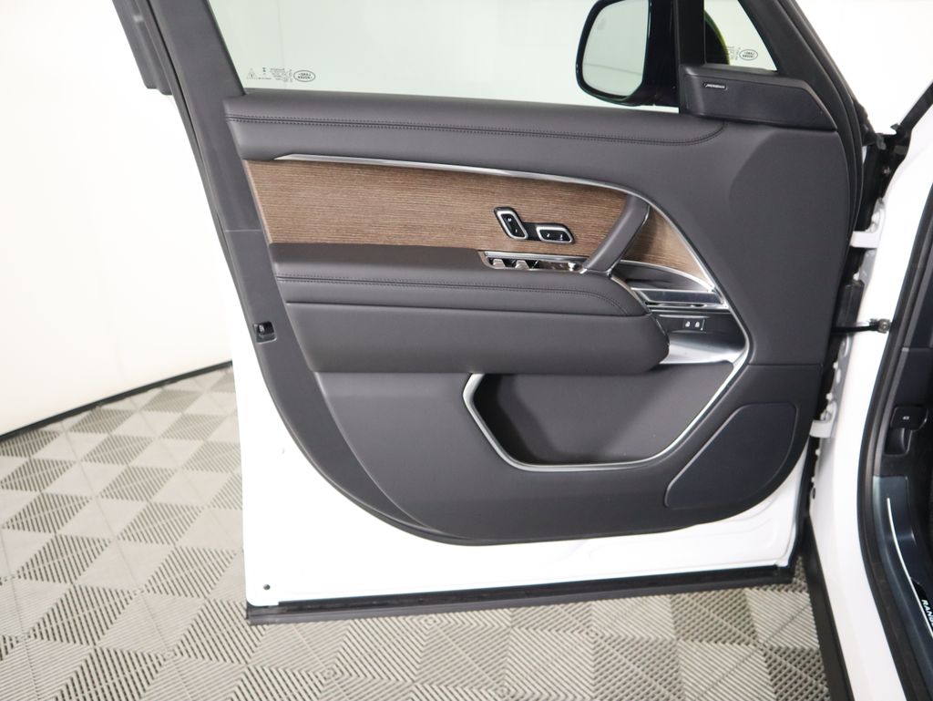 Thumbnail: 2025 Land Rover Range Rover - 25