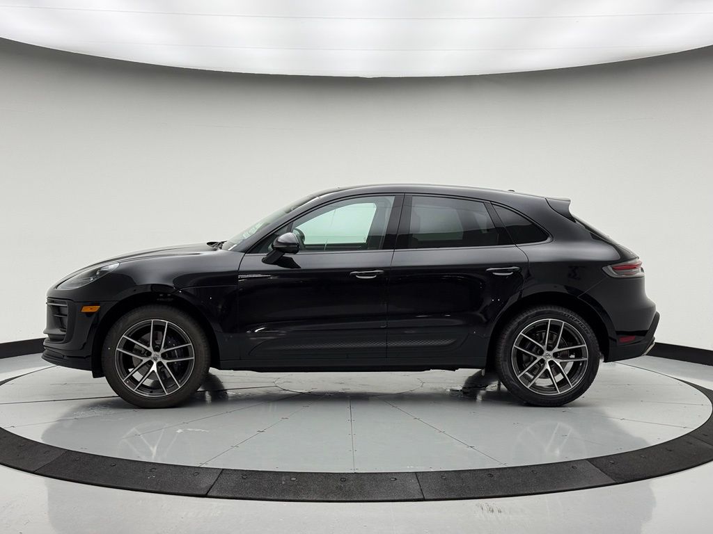 Thumbnail: 2026 Porsche Macan - 2